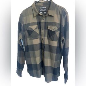 DAKINE Men’s Flannel Shirt Large Plaid Stretch Odor Control Button-Up